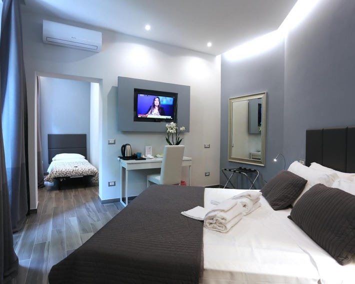 B&B Home 77