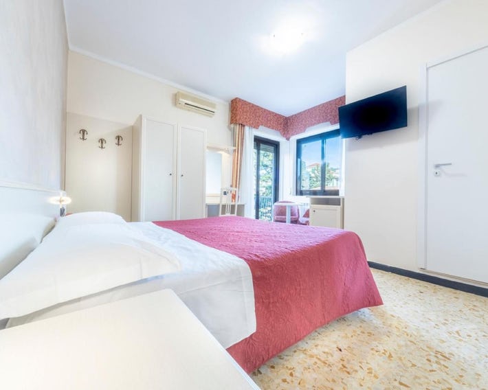 Gold Hotel