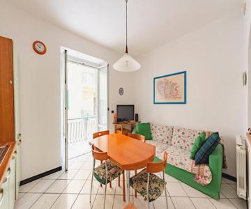 JOIVY Cosy flat with parking in Chiavari
