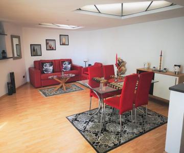 Corte Lambruschini central apartment with Free covered Parking