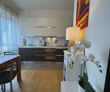 GENOVA APARTMENT 15, con posto auto