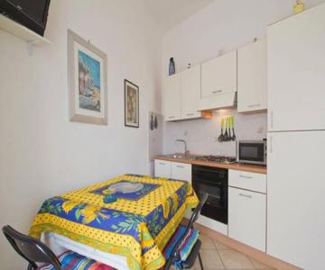 Case vacanze Mirko IMPERIA BORGO MARINA