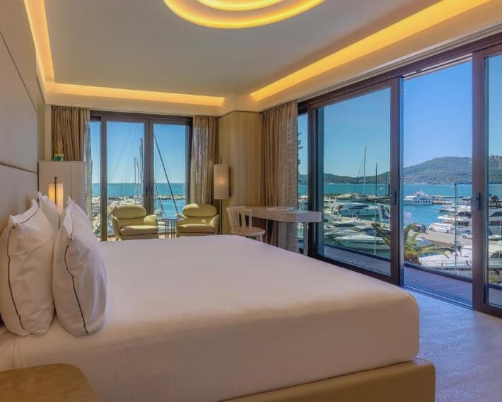 Porto Lotti Suite Hotel