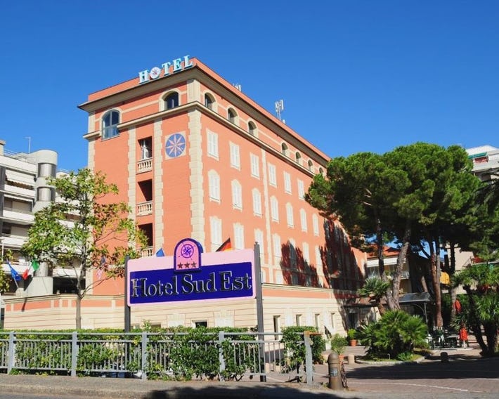 Hotel Sud Est by Fam Rossetti