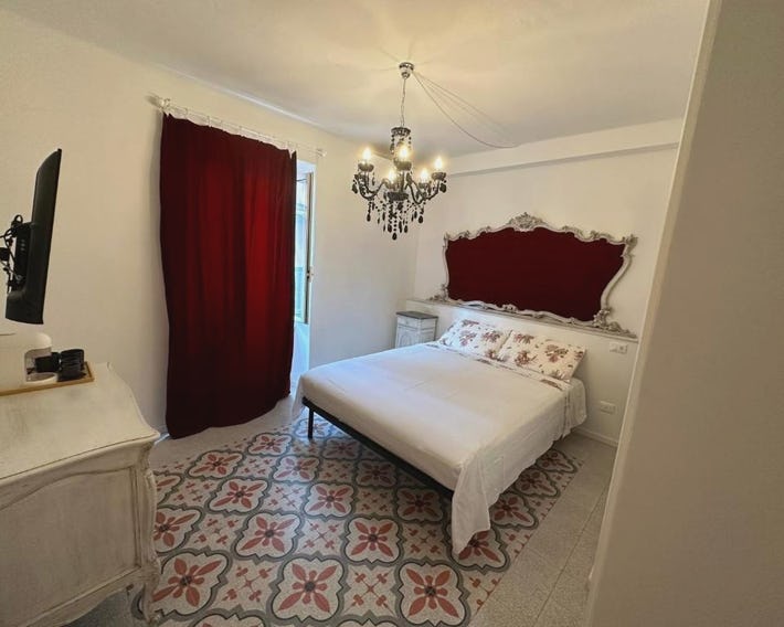 Elegante Stanza Rossa Mottino23