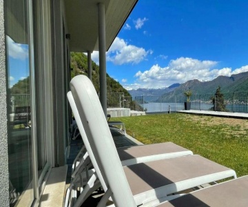 Lake View Apartment