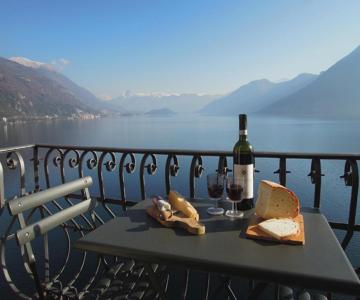 Charming House With Private Dock On Lake Como
