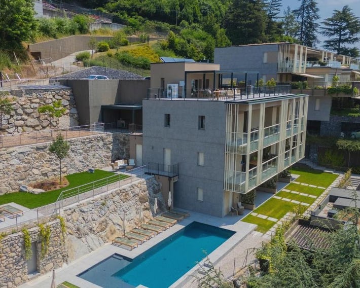 PureView Luxury Suites - AdultsOnly by Rent All Como