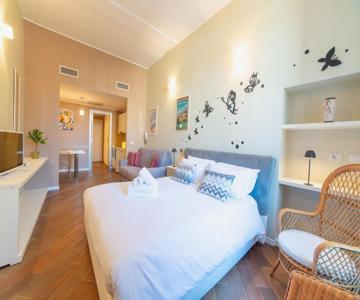 Suite Mazzini Square