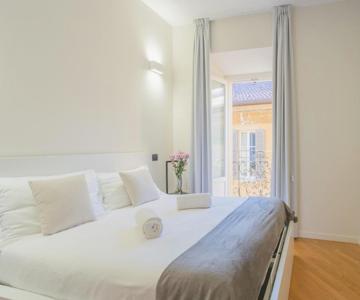 White Flat in Como City Center