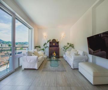 Victoria Apartment