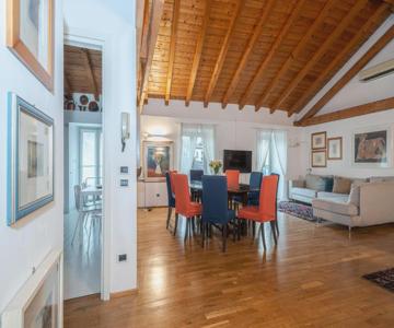 A Casa Nuccia Mansarda by Holiday Solutions