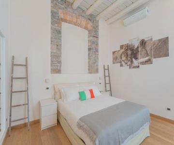 Wine Not Apartment in Como City Centre