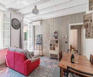 Love Urban Loft by "The House Of Travelers"