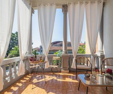 LoreLake Holidays -Big City Life - Private terrace & Parking in Como