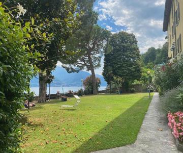 The Rose - Apartment Front lake