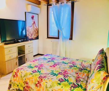 Romantic Central Apartment on Garda Lake Private Parking Terrace and AC
