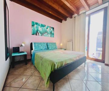 Palm Beach Desenzano Central Apartment with balcony