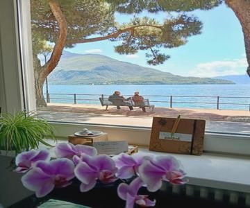 Lake Como PORTO VECCHIO - Charming Lakefront Apartment in the Heart of Domaso