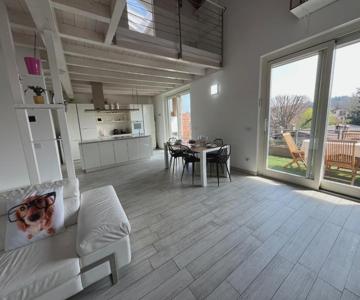 Charme Lake Loft