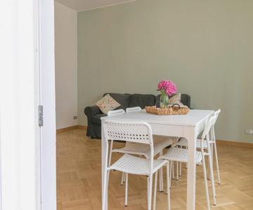 Turati Family Apartment Balcone e posto auto
