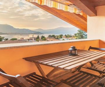 Casa Giulia (between Lake And Mountain)