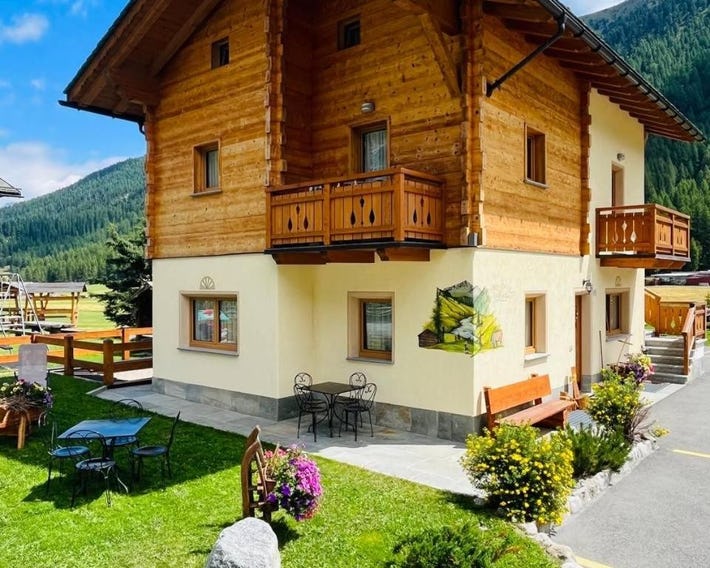 Chalet Sunshine