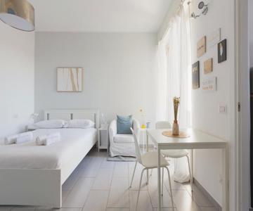 GuestHost - Bande Nere MM1 Studio with balcony