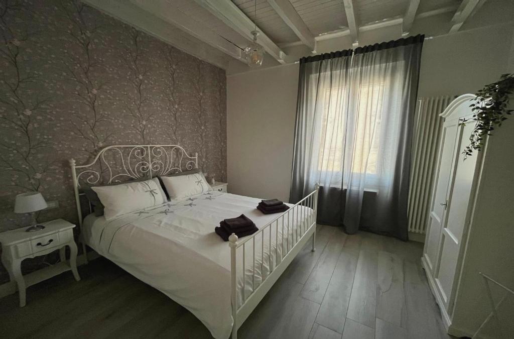 Authentic Milan Ringhiera House near Metro