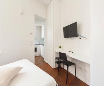 GuestHost - Tiny Apt near Central Station