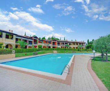 -Piscina e Parcheggio- Casa a pochi passi dal Lago