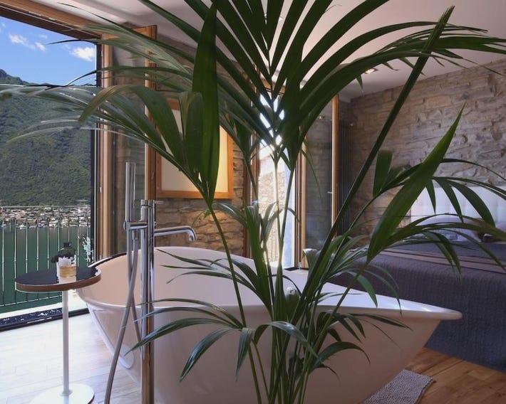 Romantic & Private Lake Como village house