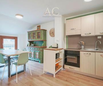 Square Apartment