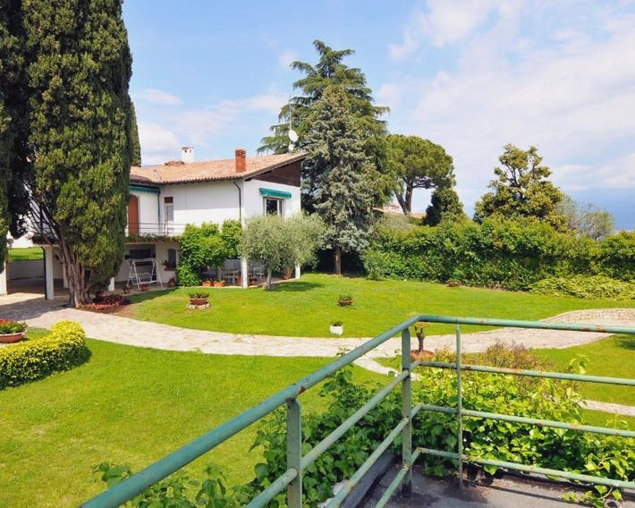 Villa Cecilia fronte spiaggia con aria condizionata e ampio giardino