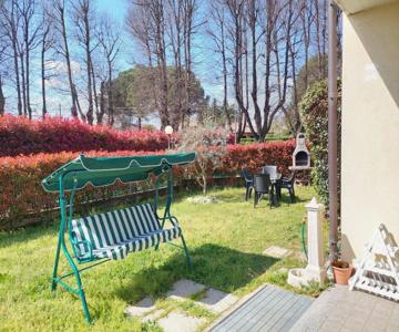 giardino privato - comodo per Malpensa e Milano - con parcheggio