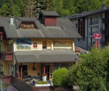 Hotel Veduta dell'Adamello