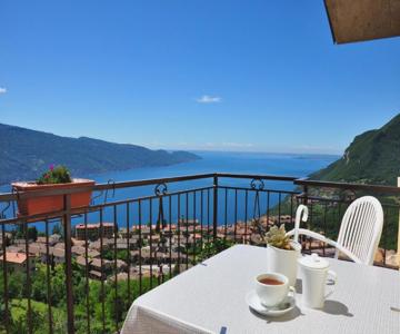 Stella del Garda 1 con balcone