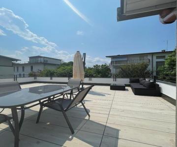 LA TERRAZZA - Very Quiet - Free park - 3 min from Varese center and lake - AIR Conditioning - Cyclin