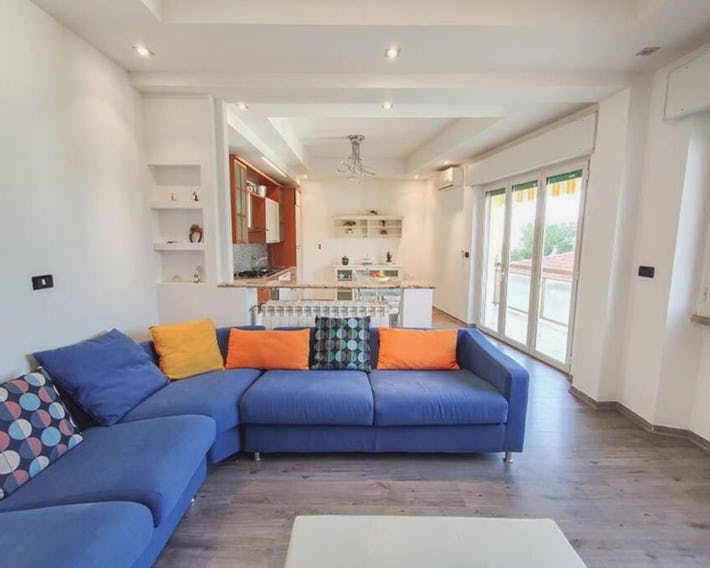 Ampio Quadrilocale 8 Pax vista mare