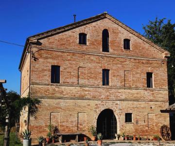 B&B Mik E Ramo