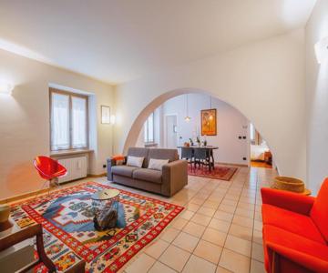 Due dei Mille. Incantevole casa in centro ad Alba