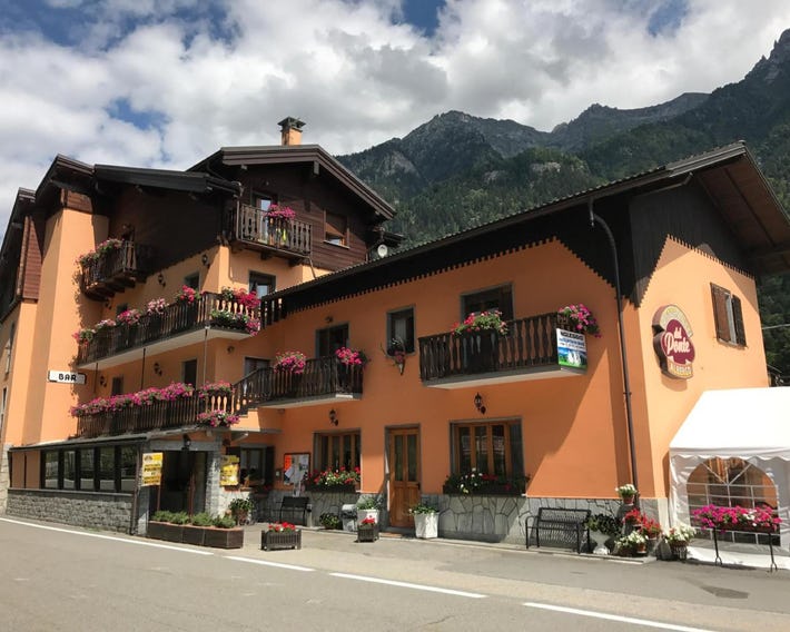 Albergo Ristorante Pizzeria DEL PONTE