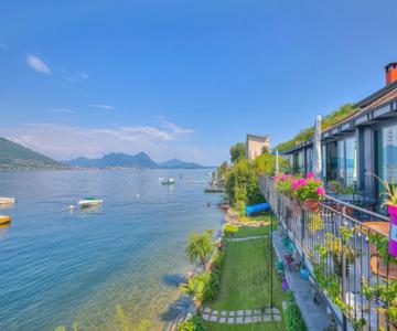 Red House Terrace Private Beach - Happy Rentals