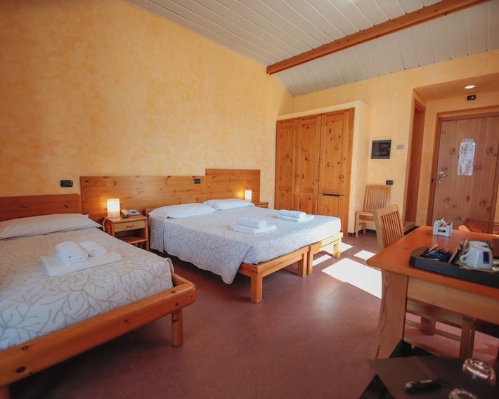 Pràcatinat Hotel & Restaurant