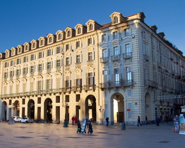 Piazza Castello Suite