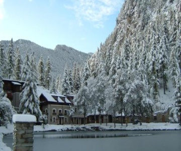 Hotel Lago del Laux
