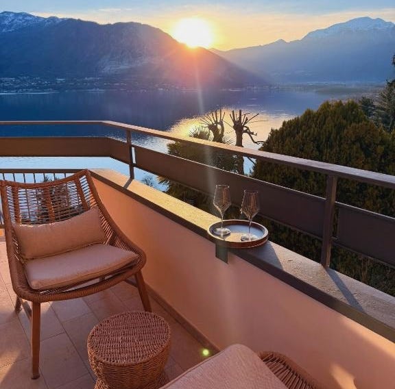 Modern apartment with balcony & lake view Verbania