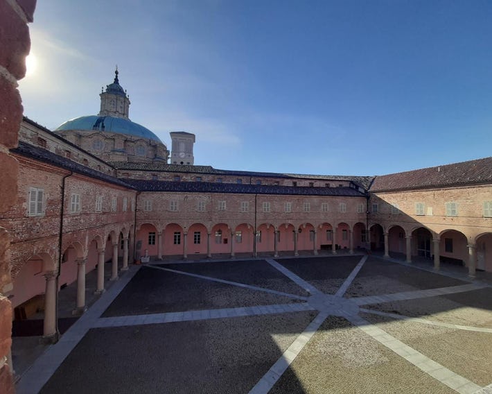 Casa Regina Montis Regalis
