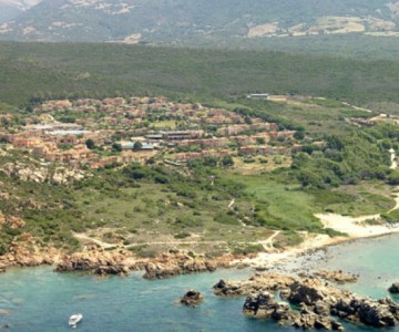 Apartamentos Calarossa Village