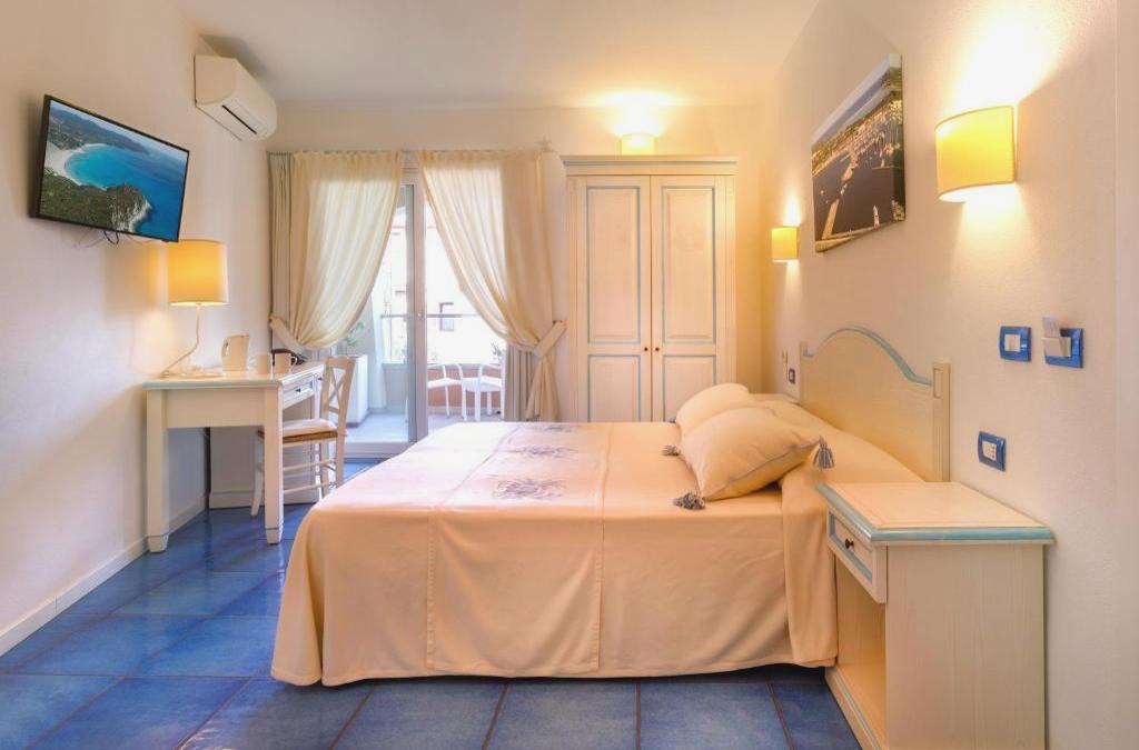 Janas Hotel